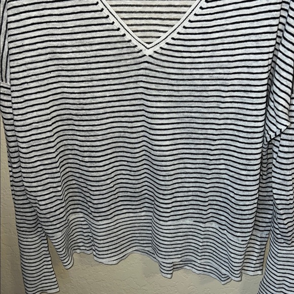 Nili Lotan Black and White Striped linen  V-Neck Long Sleeve - Picture 3 of 7